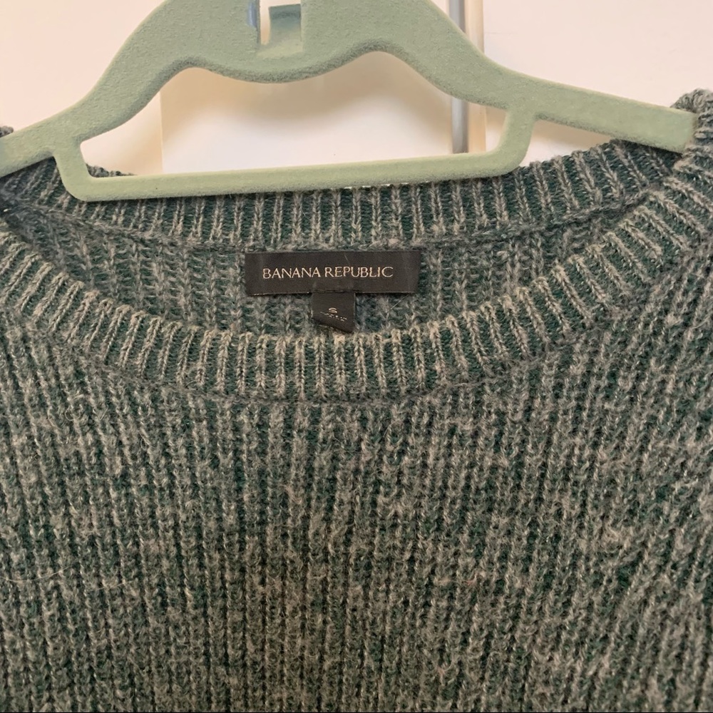 Banana Republic Dark Green Sweater - Picture 2 of 5